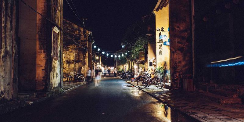 从神话到现实:满族民间故事中的宇宙观与民族精神传承